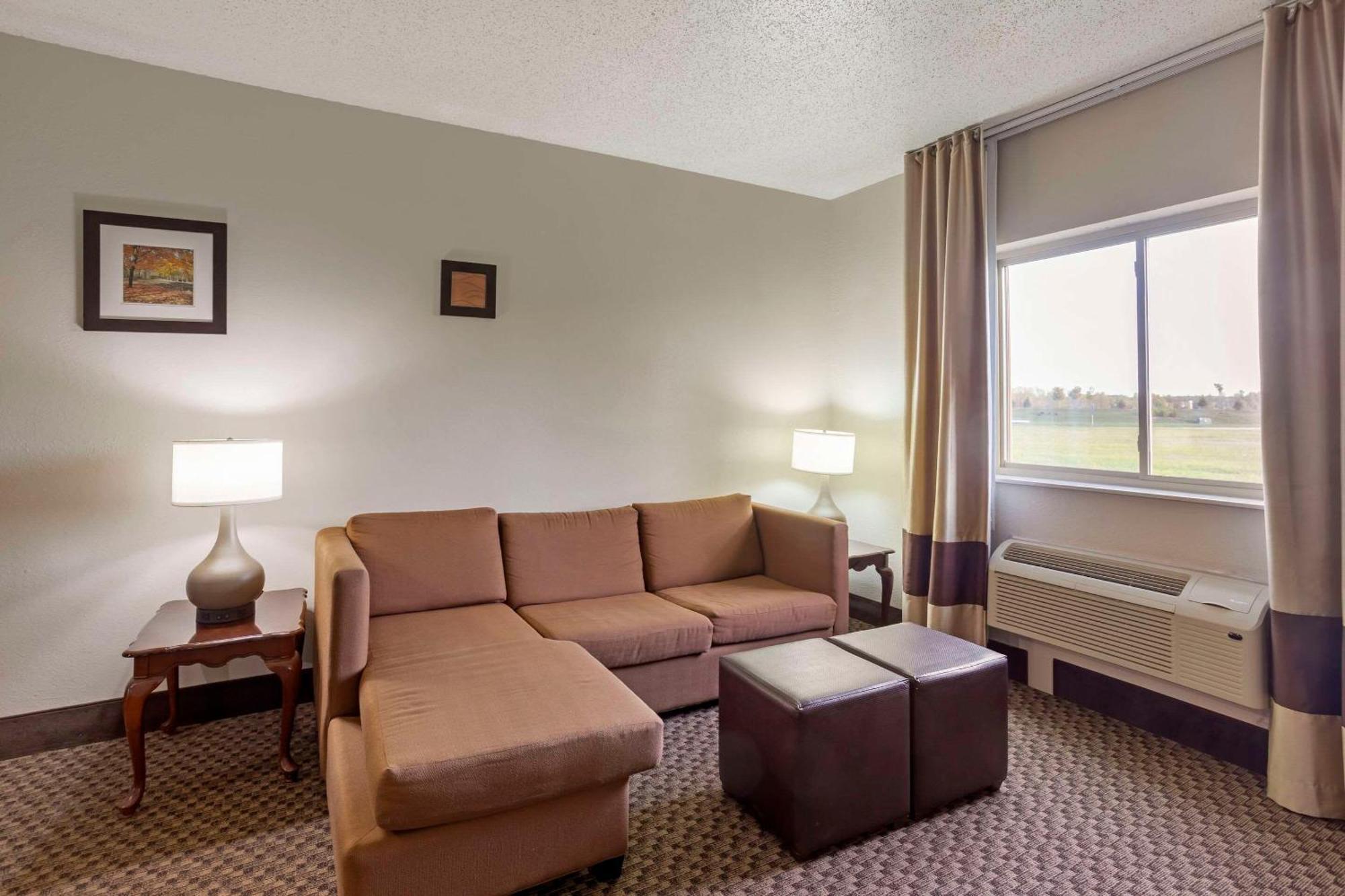 Comfort Inn Hobart-Merrillville I-65 Exterior photo